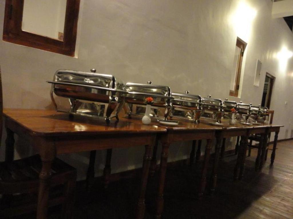 Naaval Hotel Баттикалоа Экстерьер фото