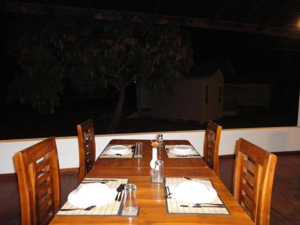 Naaval Hotel Баттикалоа Экстерьер фото