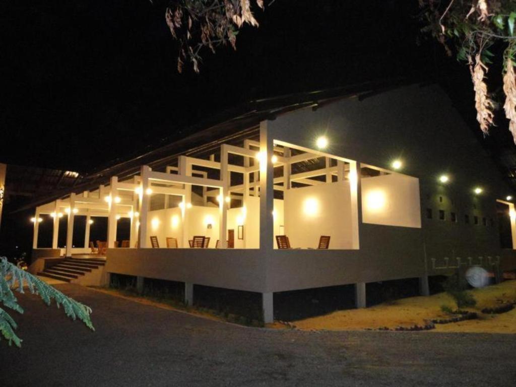 Naaval Hotel Баттикалоа Экстерьер фото
