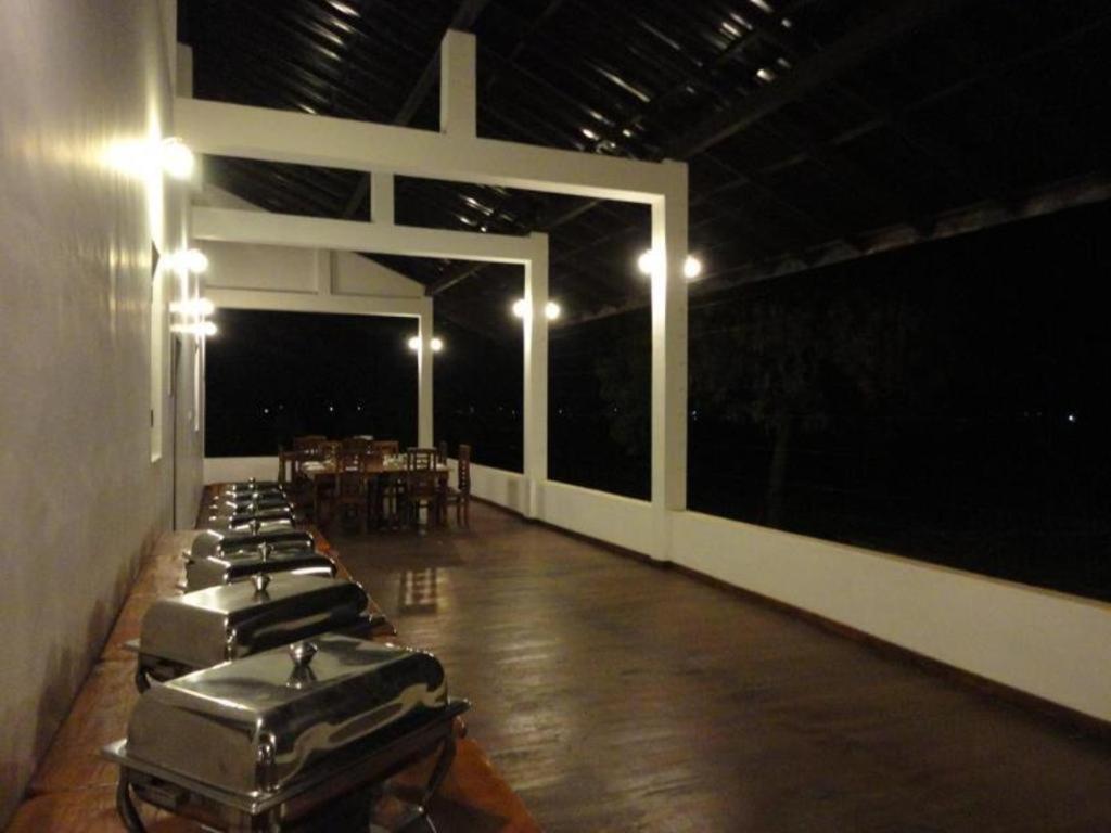 Naaval Hotel Баттикалоа Экстерьер фото