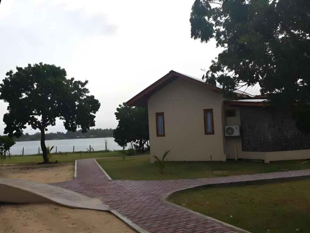 Naaval Hotel Баттикалоа Экстерьер фото